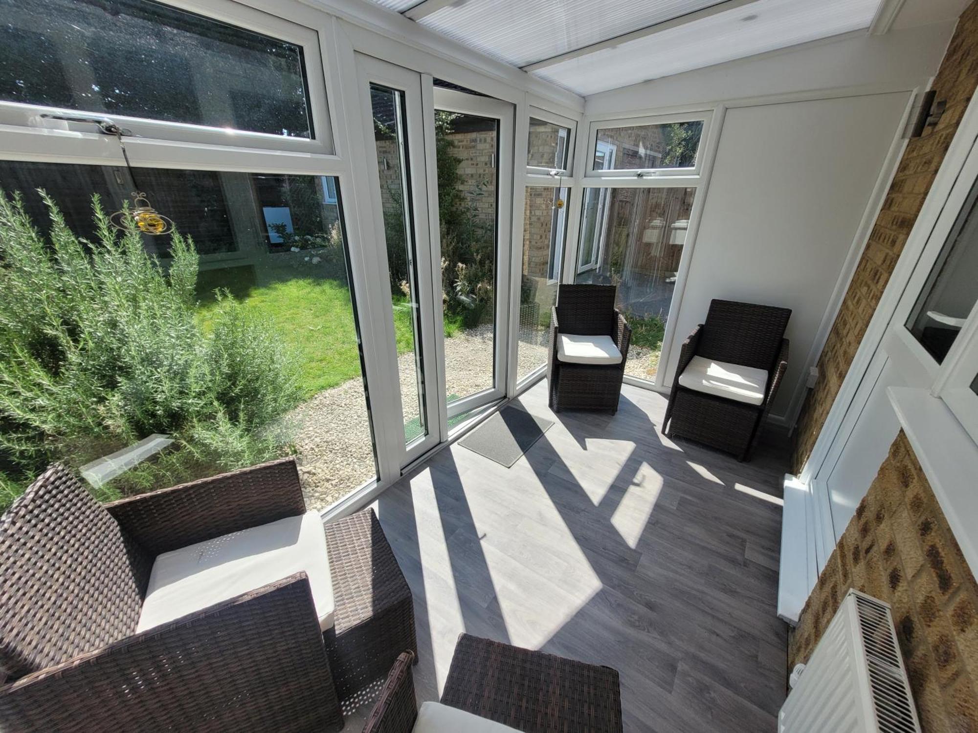 Bumblebee Bungalow - With Separate Office And Gaming Space By Catchpole Stays Colchester Eksteriør bilde
