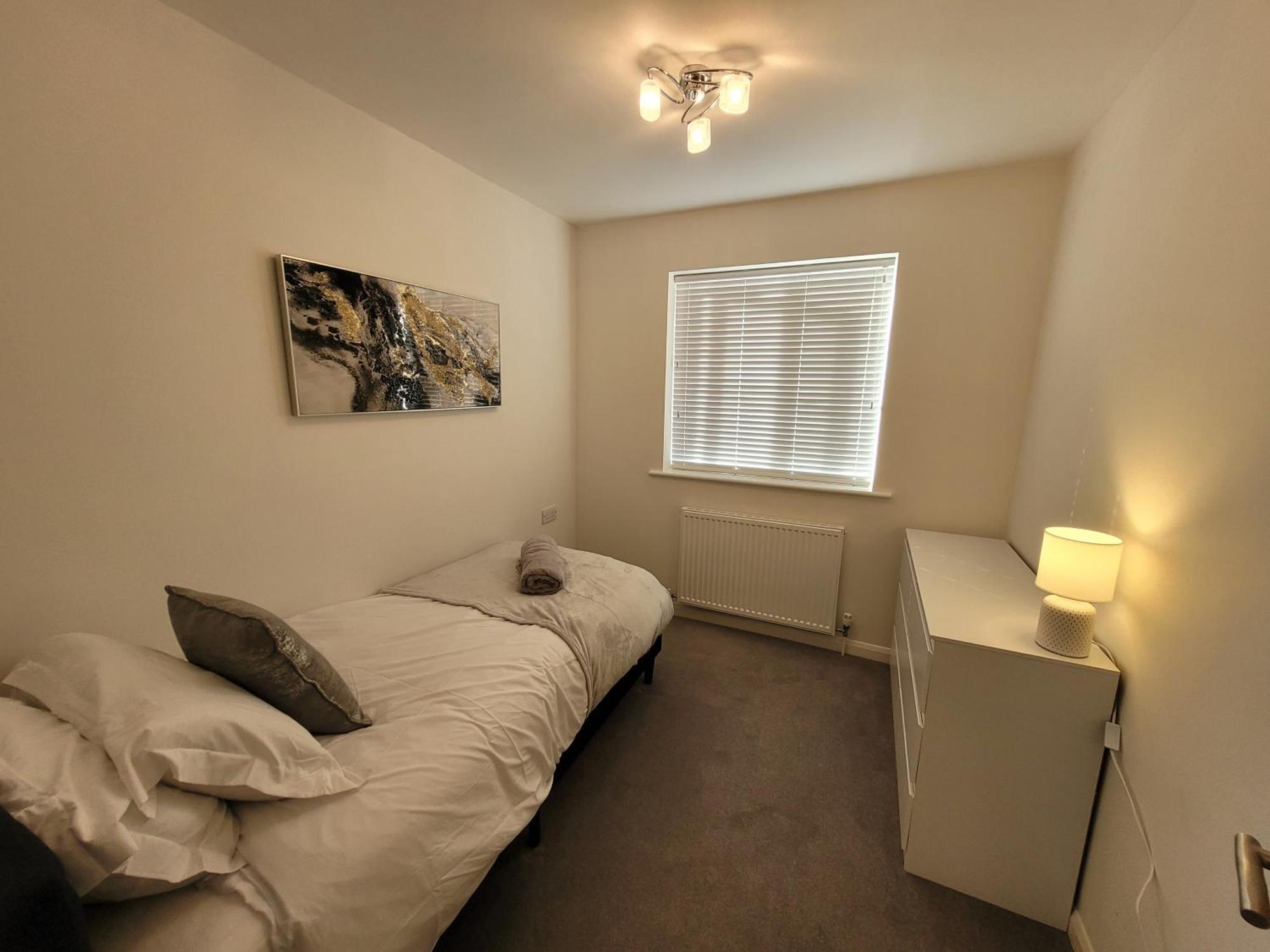 Bumblebee Bungalow - With Separate Office And Gaming Space By Catchpole Stays Colchester Eksteriør bilde